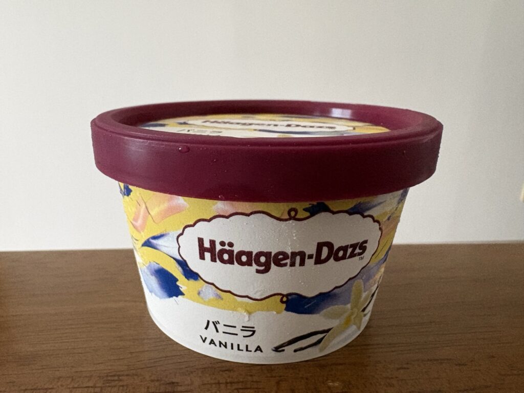 ハーゲンダッツ ミニカップ バニラのパッケージ表面