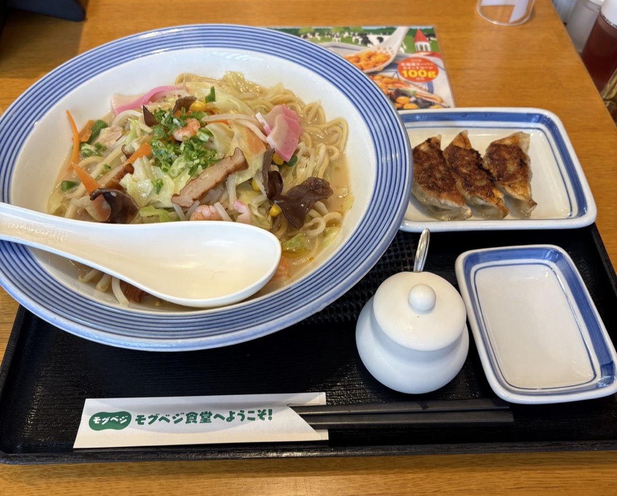 リンガーハットの減塩ちゃんぽん（低糖質麺）とぎょうざ3個